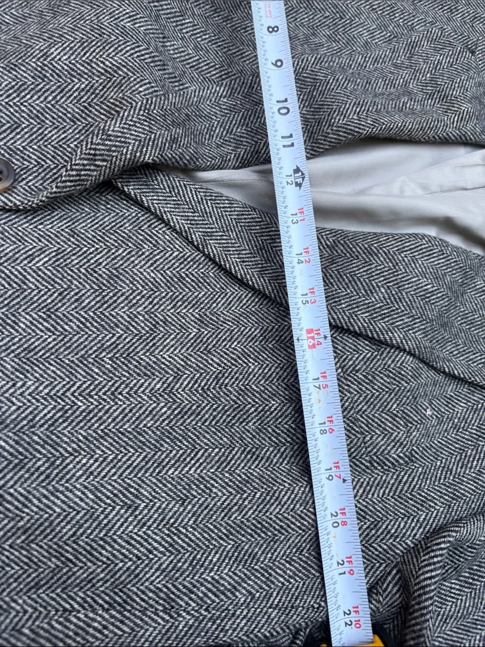bill blass Gray Herringbone Sport Coat Blazer. Vintage Crew Neck 100% Pure Wool